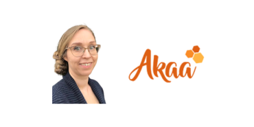 Tiina Määttä ja Akaan logo